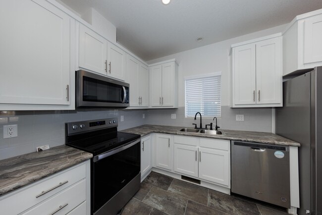Building Photo - 10424 Mohave Trail