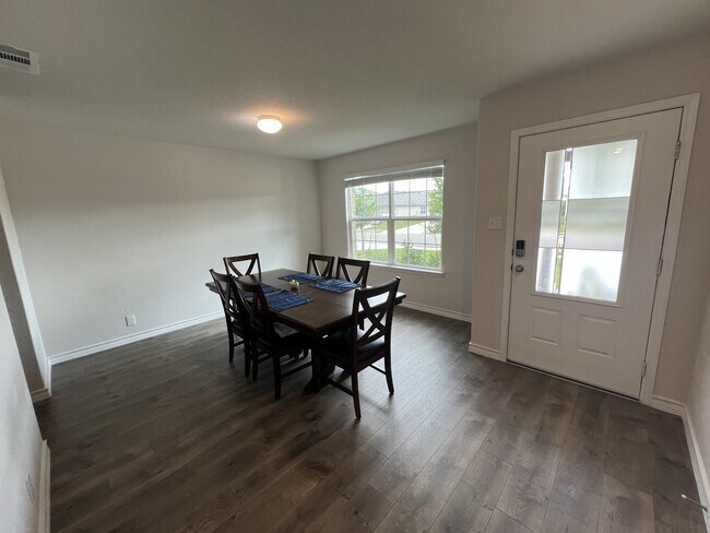 Building Photo - 317 Denison Dm