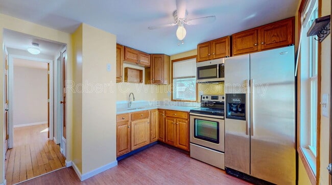 Building Photo - 10 Harkness Dr