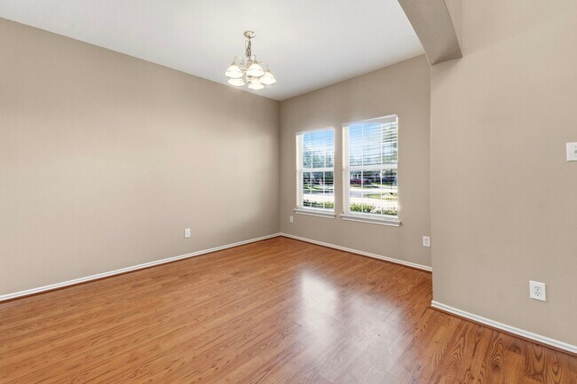 Building Photo - 11822 Green Willow Falls Dr