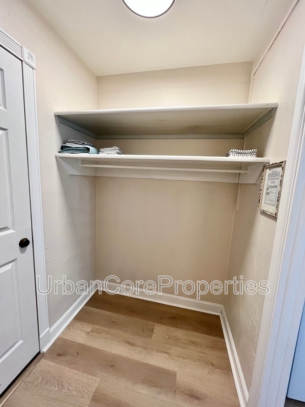 Building Photo - 206 9th Ave N