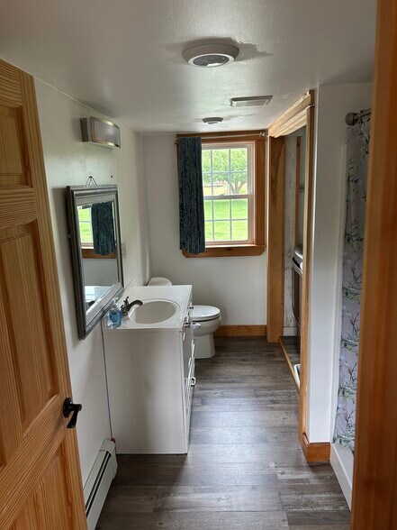 Primary Bath - 10 Junction Rd