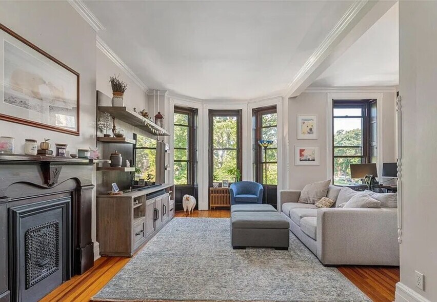 Building Photo - 18 Willett St
