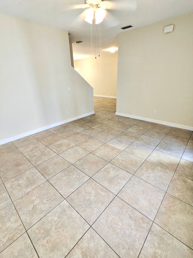 Building Photo - 4 Bedroom Port Orange, Coquina Cove - Town...