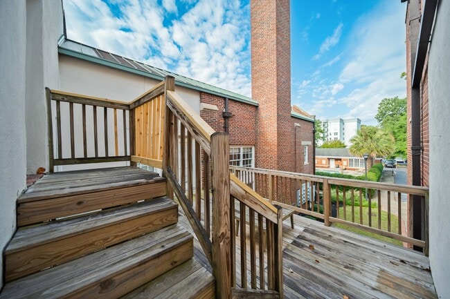 Building Photo - Charming 2-bedroom Condo- Old Shandon