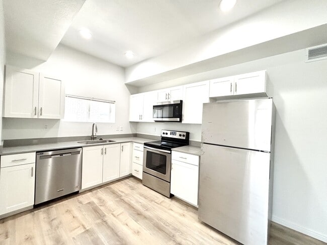 Building Photo - 1090 S 1100 E