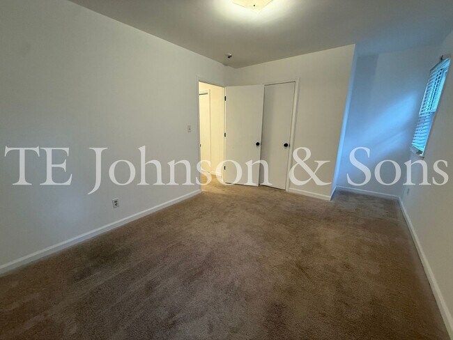 Building Photo - 4309 Walnut Hollow Dr