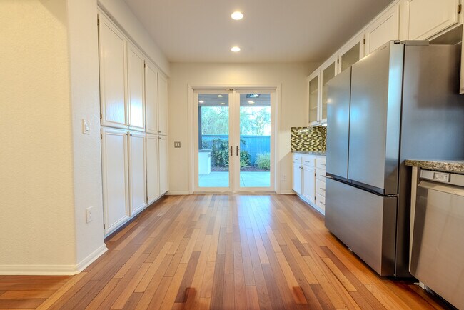 Building Photo - 3209 Rancho Reata