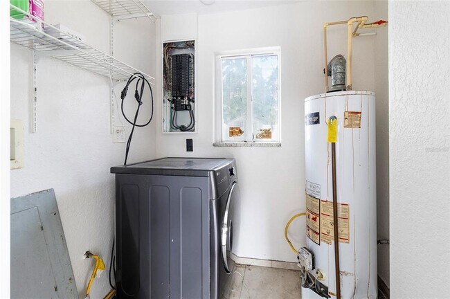 Building Photo - 1966 Sandra Dr