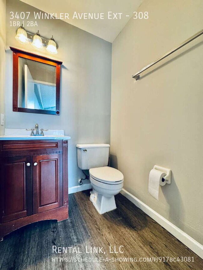 Building Photo - 3407 Winkler Ave Ext