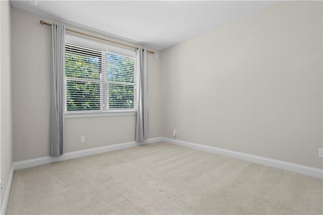 Building Photo - 3159 Rutter Dr