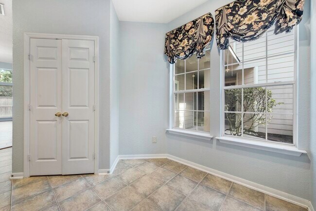 Building Photo - 99 E Greenhill Terrace Pl