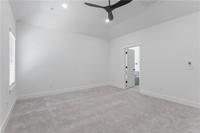 Building Photo - 17 Westmorland Dr