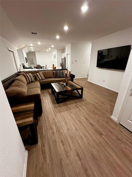 Building Photo - 2023 Foxtail Crk Ct