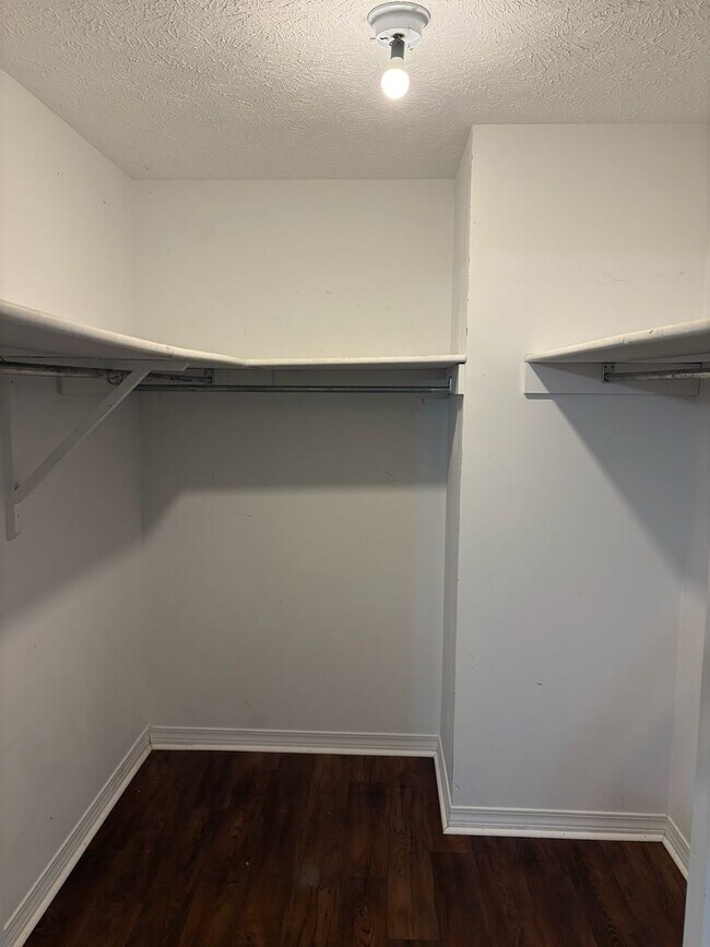 Building Photo - 89 Sir Henry Dr