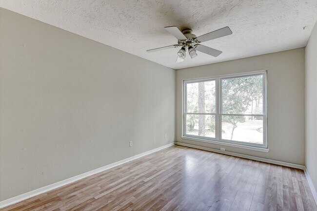 Building Photo - Great house in great neighborhood