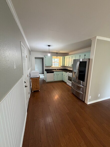 Building Photo - 329 N Date St