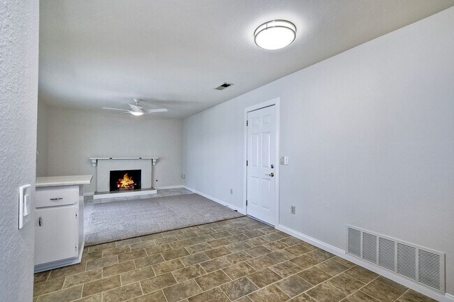 Building Photo - Stunning Single-Level Home