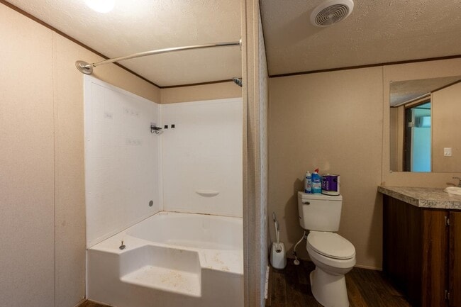 Building Photo - 636 South St