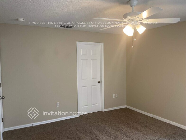 Building Photo - 913 W Lake Cannon Dr NW