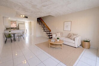 Building Photo - 8870 Fontainebleau Blvd