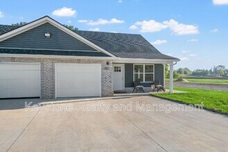 Building Photo - 308 Wisteria Ln
