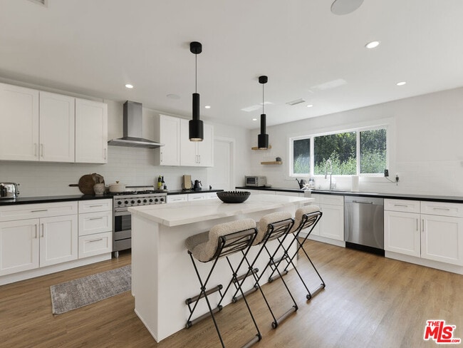 Building Photo - 13506 W Chandler Blvd