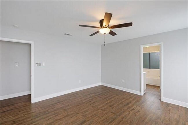 Building Photo - Four Bedroom, Two Bath- N Lake Verret