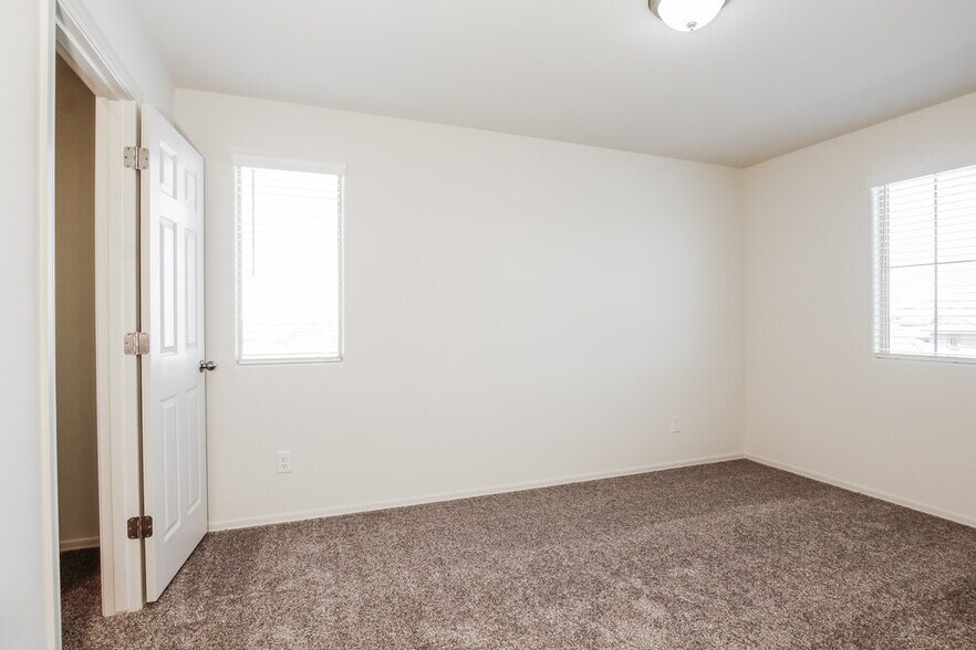 Building Photo - 24419 W Flores Dr