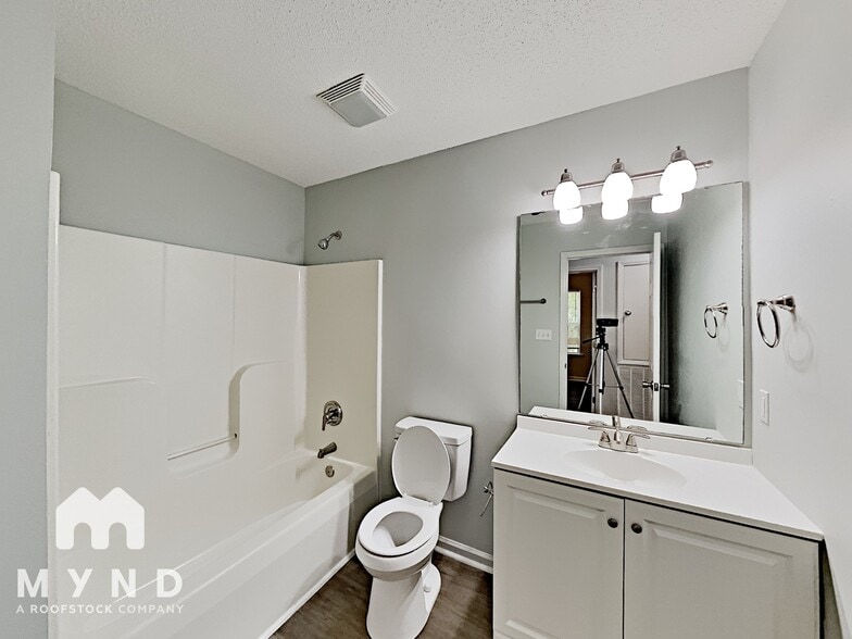 Building Photo - 1518 Lantern Pl