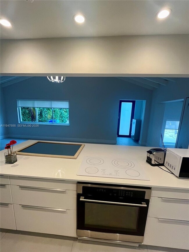 Building Photo - 337 SW 23rd Rd