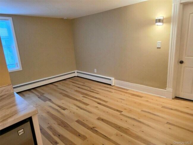 Building Photo - 559 NY-32