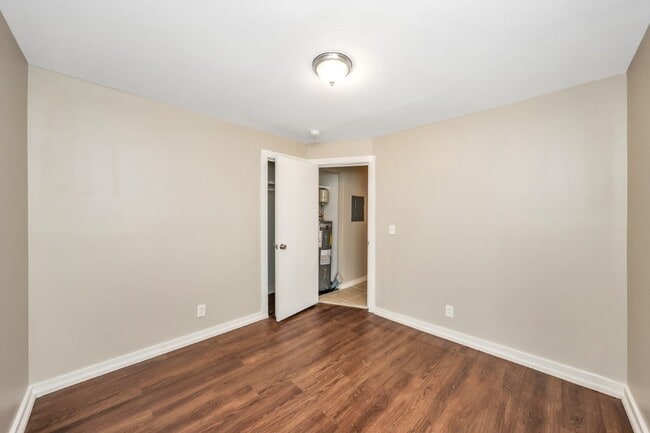 Building Photo - Cozy Childersburg Duplex! 2 Bed 1 Bath $75...