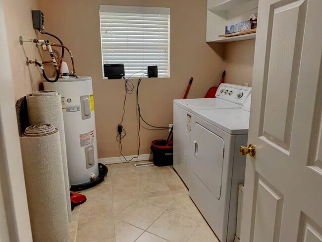 Building Photo - 3BR/2BA home.
