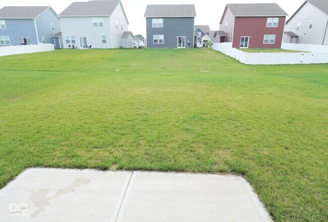 Building Photo - 718 Felix Dr