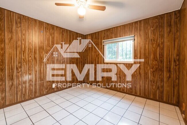 Building Photo - 3 Bedroom 1 Bathroom House for Rent Fishburn Ave Bell CA