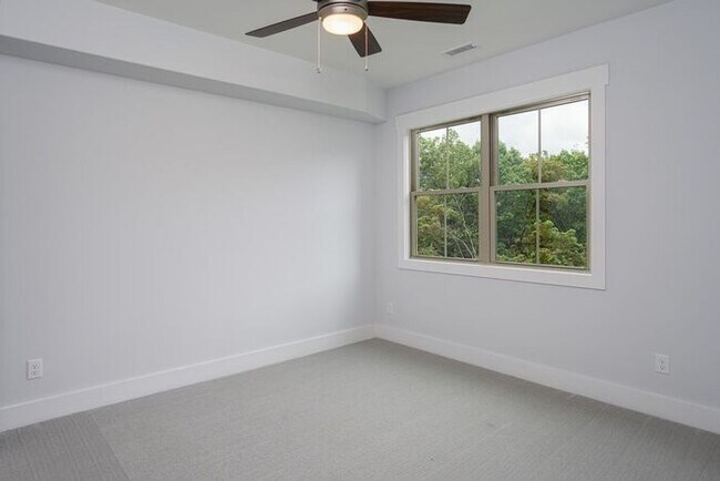 Building Photo - New Construction Rental-Asheville!