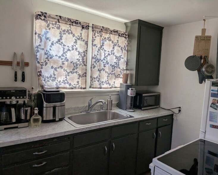 Building Photo - 900 Cherry Alley