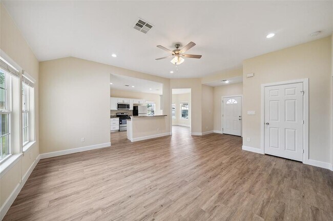 Building Photo - 14107 Overstreet Dr