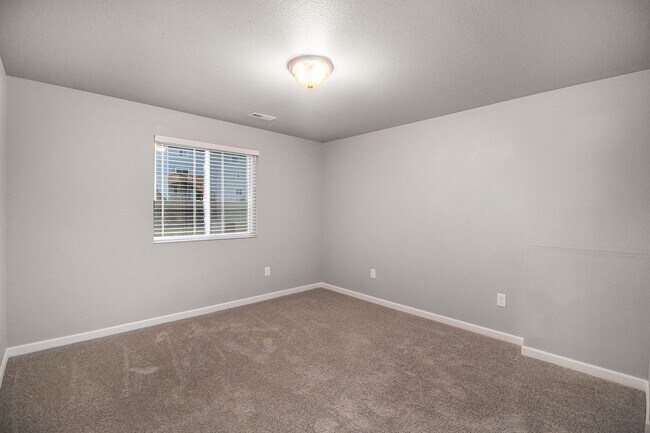 Building Photo - Comfortable and inviting space for you and...