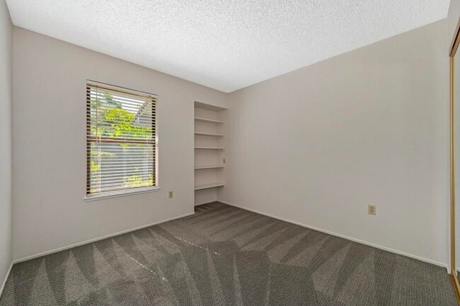 Building Photo - Beautiful 3-Bedroom Home in North Auburn's Sierra Foothills