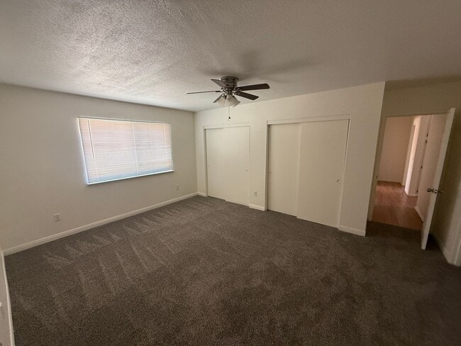 Building Photo - 208 W Mariposa Ave