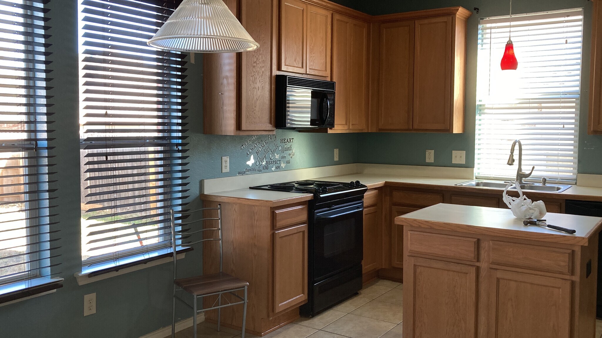 Building Photo - 340 Turquoise Dr