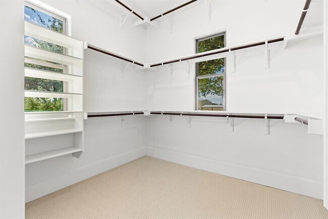 Building Photo - 1124 County Rd 301