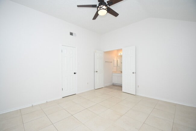 Building Photo - 2303 Old Dixie Dr