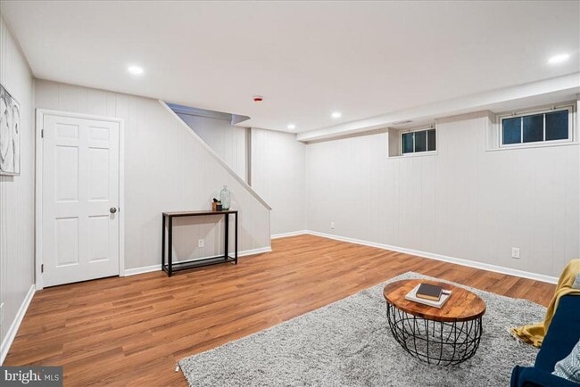 Building Photo - 4642 31st Rd S