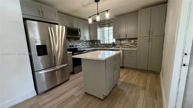 Building Photo - 2811 NW 26th Ave