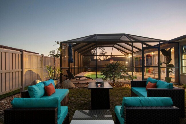 Building Photo - 7423 Dickens Dr