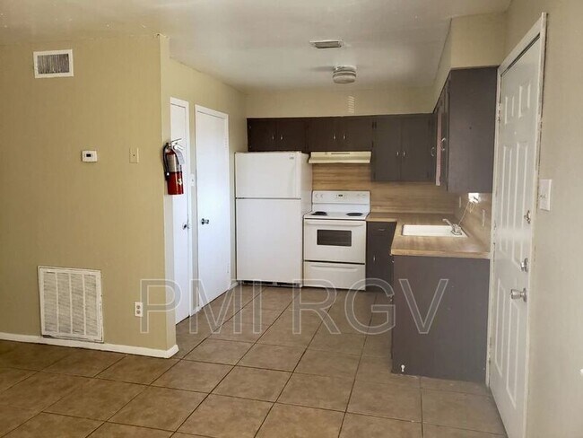 Building Photo - 1608 Norma Ln