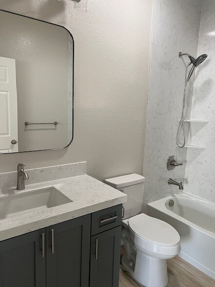 Building Photo - 316 Linden St